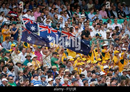 Australischen Fans gesehen tagsüber zwei der Baureihe Investec Asche Test match zwischen England und Australien auf das Oval in London. 21. August 2015. James Boardman / Tele Bilder + 44 7967 642437 Stockfoto