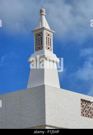 Traditionelle portugiesische Schornstein in Olhao, Algarve Stockfoto