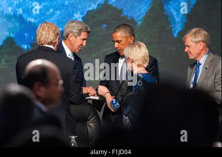 US-Präsident Barack Obama mit Außenminister John Kerry und schwedische Außenministerin Margot Wallstom nach seiner Ansprache an die Gletscher-Konferenz 31. August 2015 in Anchorage, Alaska. Stockfoto