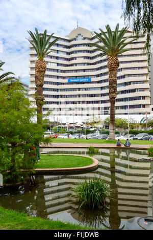 Sanlam Centre Gebäude aus dem Tierpark, Unabhängigkeit Avenue, Windhoek (Windhuk), Khomas Region Republik Namibia Stockfoto