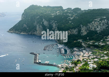 Einen Panoramablick von Marina Grande auf Capri Insel Italiens Golf von Neapel Stockfoto