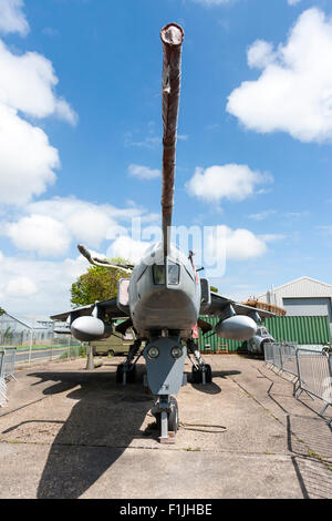 Manston Airport Museum. Britische GR3 Jaguar schließen unterstützen und nuclear Strike Fighter auf dem ehemaligen Flughafen Schürze, jetzt aus wie Outdoor Display eingezäunt. Stockfoto