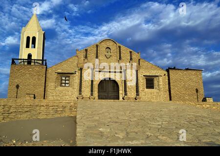 Barocke Kirche von San Lucas de gebaut durch die spanischen Eroberer in Südamerika in COLAN Colan 1536 - ältesten.  Piura. Peru Stockfoto