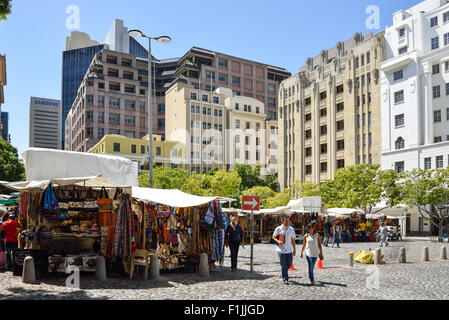 Marktstände in Green Market Square, CBD, Kapstadt, Westkap, Südafrika Stockfoto