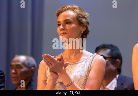 Schauspielerin Diane Kruger besucht die Premiere des Everest während der Eröffnung der 72. Filmfestival von Venedig im Palazzo del Cinema in Venedig, am 2. September 2015. Foto: Hubert Boesl/Dpa - NO-Draht-Dienst- Stockfoto