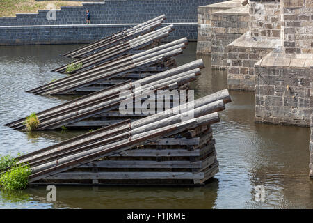 Die älteste gotische steinerne Brücke in der Tschechischen Republik. Über Flusses Otava, Pisek, Süd-Böhmen, Tschechische Republik, Europa Stockfoto