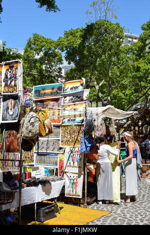 Marktstände in Green Market Square, CBD, Kapstadt, Westkap, Südafrika Stockfoto