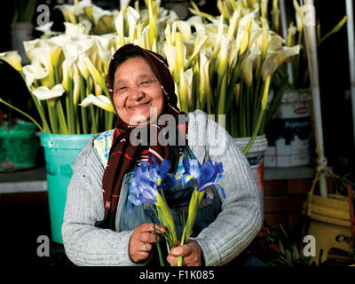 Blumenverkäuferin, Adderley Blumenmarkt. Stockfoto