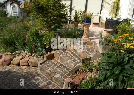Gartentreppe; Treppe, Garten, Pflaster, Naturpflaster Stockfotografie