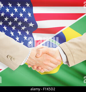 Geschäftsleute Händeschütteln - USA und Brasilien Stockfoto