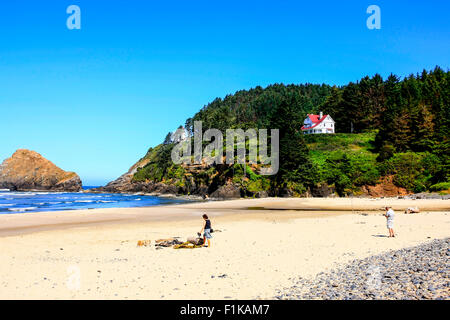 Heceta Head light Keeper Haus mit Blick auf des Teufels Ellenbogen State Park befindet sich an der Küste Oregons. Stockfoto