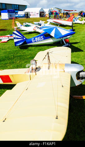 Enthusiasten fliegen große Flugmodelle auf Strathaven Flugplatz während der 3. schottischen Modell Air Show Stockfoto