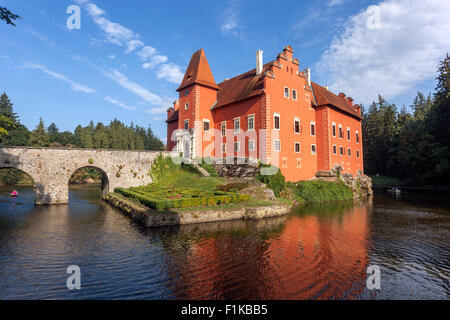 Die Burg Cervena Lhota ist eine der romantischsten tschechischen Schlösser Wasserburg Tschechien, Südböhmen, Europa Stockfoto