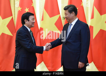 Peking, China. 3. Sep 2015. Chinese President Xi Jinping (R) trifft sich mit vietnamesischen Präsidenten Truong Tan Sang in Peking, Hauptstadt von China, 3. September 2015. Bildnachweis: Zhang Duo/Xinhua/Alamy Live-Nachrichten Stockfoto