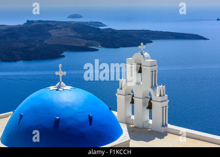 Aghioi Theodoroi Kirche in Firostefani auf Santorini eine der Kykladen im Ägäischen Meer, Griechenland. Stockfoto