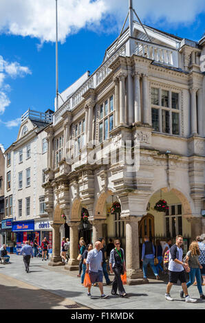 Die historische mittelalterliche Guildhall auf der High Street in der City centre, Exeter, Devon, England, UK Stockfoto