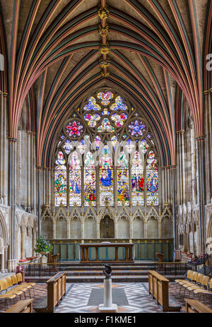 Glasfenster in der Marienkapelle in der Kathedrale von Exeter, Exeter, Devon, England, UK Stockfoto