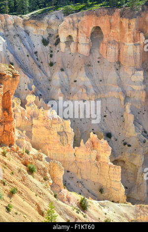 Blick auf den Windows-Abschnitt von Bryce Point im Bryce-Canyon-Nationalpark im Südwesten Utah Stockfoto