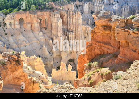 Blick auf den Windows-Abschnitt von Bryce Point im Bryce-Canyon-Nationalpark im Südwesten Utah Stockfoto