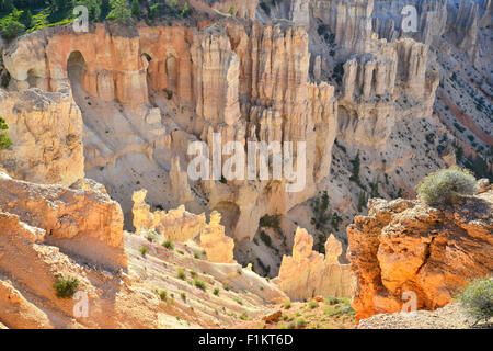 Blick auf den Windows-Abschnitt von Bryce Point im Bryce-Canyon-Nationalpark im Südwesten Utah Stockfoto