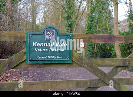 Eingangsschild am Kennall Vale Naturschutzgebiet am Ponsanooth in Cornwall, Großbritannien Stockfoto