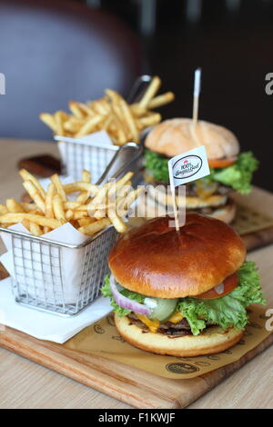 Erstellen Sie Ihre eigenen Burger bei McDonald's Australia Stockfoto