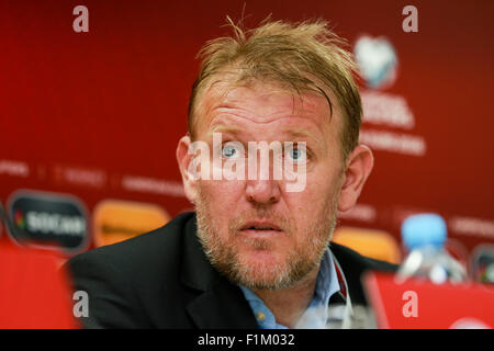 Baku, Aserbaidschan. 03rd Sep 2015. Trainer der aserbaidschanischen Nationalmannschaft, Robert Prosine? Ki beantwortet die Fragen nach dem Spiel zwischen Aserbaidschan und Kroatien Bakcell Arena Stadion in Baku. Bildnachweis: Aziz Karimov / | Pazifische Presse/Alamy Live-Nachrichten Stockfoto