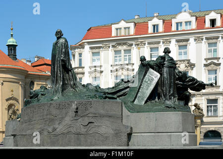 Jan Hus-Denkmal auf dem Altstädter Ring Prag in der Tschechischen Republik. Stockfoto