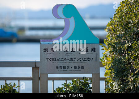 Warnschild Tsunami Japan Stockfoto