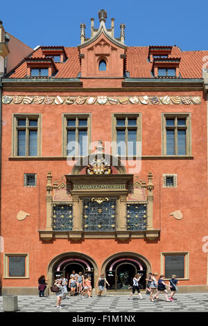 Kriz Haus am alten Rathaus von Prag in der Tschechischen Republik. Stockfoto