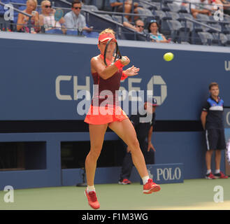 Flushing Meadow, New York, USA. 3. Sep 2015. NEW YORK-SEP 03: Simona Halep (ROU) in Aktion hier besiegt Kateryna Bonderenko (UKR) 63, 64 in ihrer zweiten Runde der 2015 US Open in Flushing Meadows, NY. Bildnachweis: Andrew Patron/ZUMA Draht/Alamy Live-Nachrichten Stockfoto