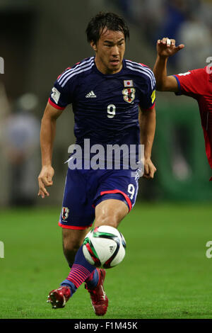 Saitama, Japan. 3. Sep 2015. Shinji Okazaki (JPN) Fußball: Shinji Okazaki für Japan läuft mit dem Ball während des FIFA World Cup Russland 2018 asiatischen Qualifier zweite Runde Gruppe E-Spiels zwischen Japan 3-0 Kambodscha im Saitama Stadium 2002 in Saitama, Japan. Bildnachweis: AFLO/Alamy Live-Nachrichten Stockfoto