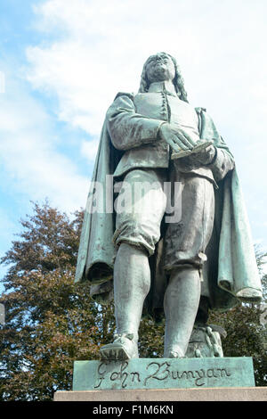 John Bunyan-Statue von Sir Joseph Edgar Boehm am St Peters Grün in Bedford, Bedfordshire, England Stockfoto