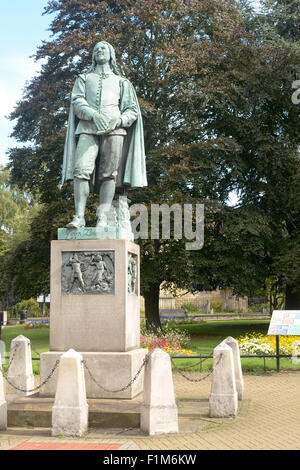 John Bunyan-Statue von Sir Joseph Edgar Boehm am St Peters Grün in Bedford, Bedfordshire, England Stockfoto