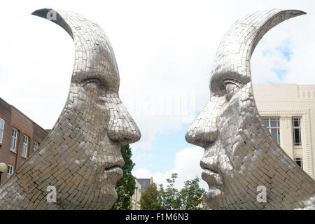 "Reflections of Bedford" Skulptur von Rick Kirby im Stadtzentrum Bedford, Bedfordshire, England Stockfoto