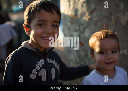 Syrien und die afghanische Flüchtlinge, Migration durch Belgrad, Serbien auf dem Weg nach Europa. September 2015 Stockfoto