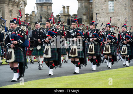 Massed Pipebands auf Floors Castle. Kelso, Schottland Stockfoto