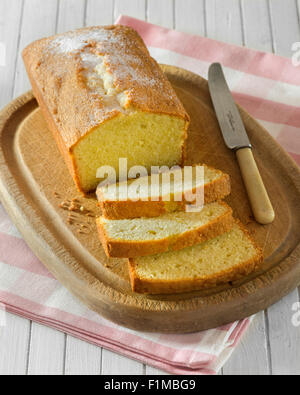 Madeira-Kuchen. Traditionellen Stil Biskuit. UK Essen Stockfoto