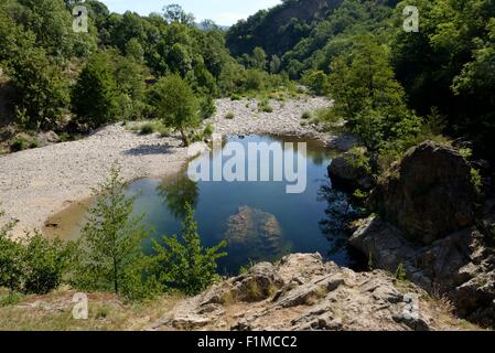 Teich unter die Teufelsbrücke Stockfoto