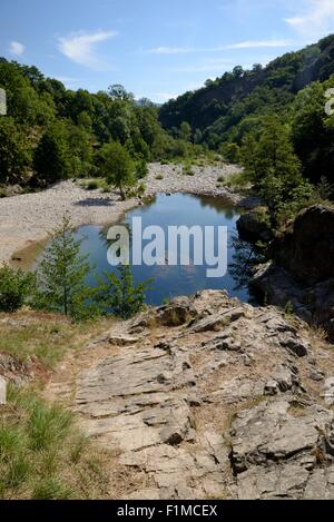 Teich unter die Teufelsbrücke Stockfoto