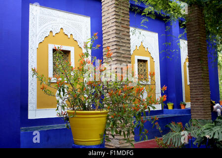 Das blaue Haus in der "Jardin Majorelle". Marrakesch, Marokko, Afrika es war die Heimat der französischen Stylistin Yves Saint Laurent Stockfoto