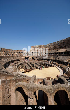 Rom. Italien. Im Inneren des römischen Kolosseums. Stockfoto