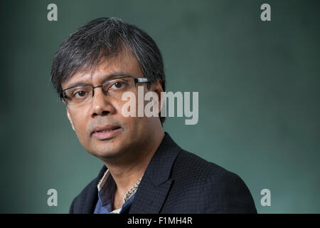 Amit Chaudhuri, der indische englische Schriftsteller und Wissenschaftler, an das Edinburgh International Book Festival 2015. Edinburgh, Schottland. 16. August 2015 Stockfoto