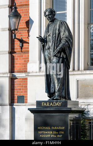 Statue von Michael Faraday Stockfoto