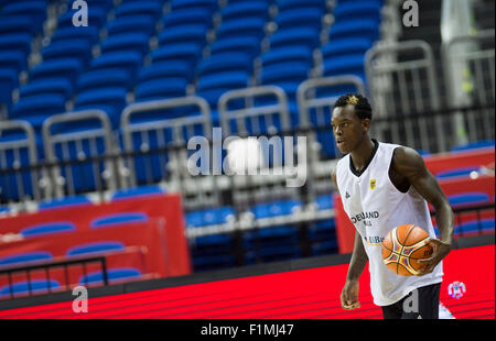 Berlin, Deutschland. 04. Sep, 2015. Deutschlands Dennis Schroeder in Aktion während einer Trainingseinheit von der deutschen Basketball-Nationalmannschaft bei der Mercedes-Benz-Arena in Berlin, Deutschland, 4. September 2015. Die FIBA EuroBasket 2015 beginnt am 5. September 2015. Foto: Lukas Schulze/Dpa/Alamy Live News Stockfoto