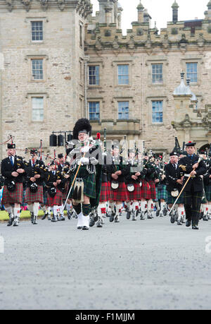 Massed Pipebands auf Floors Castle. Kelso, Schottland Stockfoto