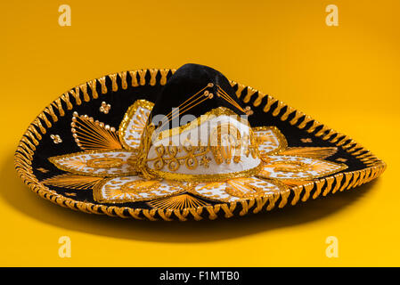 Ein festliches schwarze Mexikaner fühlte Mariachi sombrero Stockfoto