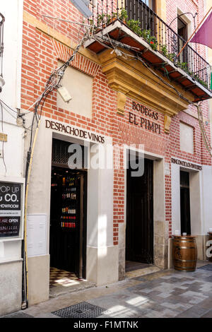 Eingang der Bodegas El Pimpi, bar Restaurant, Malaga, Andalusien, Spanien. Stockfoto