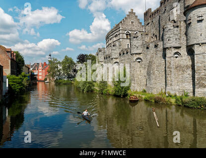 Burg Gravensteen Gent, Belgien - 21. August 2015: The Gravensteen ist eine Burg in Gent mit Ursprung aus dem Mittelalter. Stockfoto