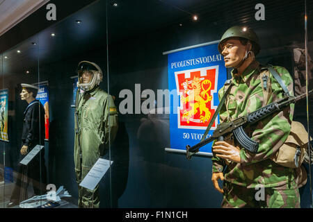 HELSINKI, Finnland - 28. Juli 2014: Die Ausstellung in der militärischen Museen Manege auf Festung Insel von Suomenlinna Stockfoto